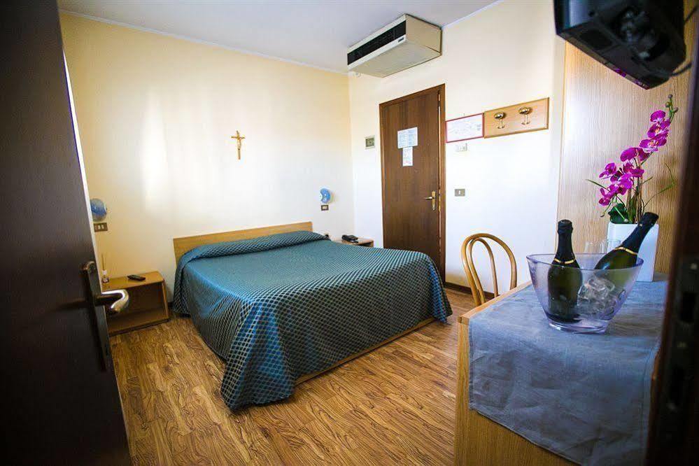 Hotel Agli Olmi San Biagio di Callalta Екстериор снимка